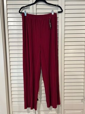 Lock & Love Women's Red Pleated Wide-Leg Pants Size L-XL